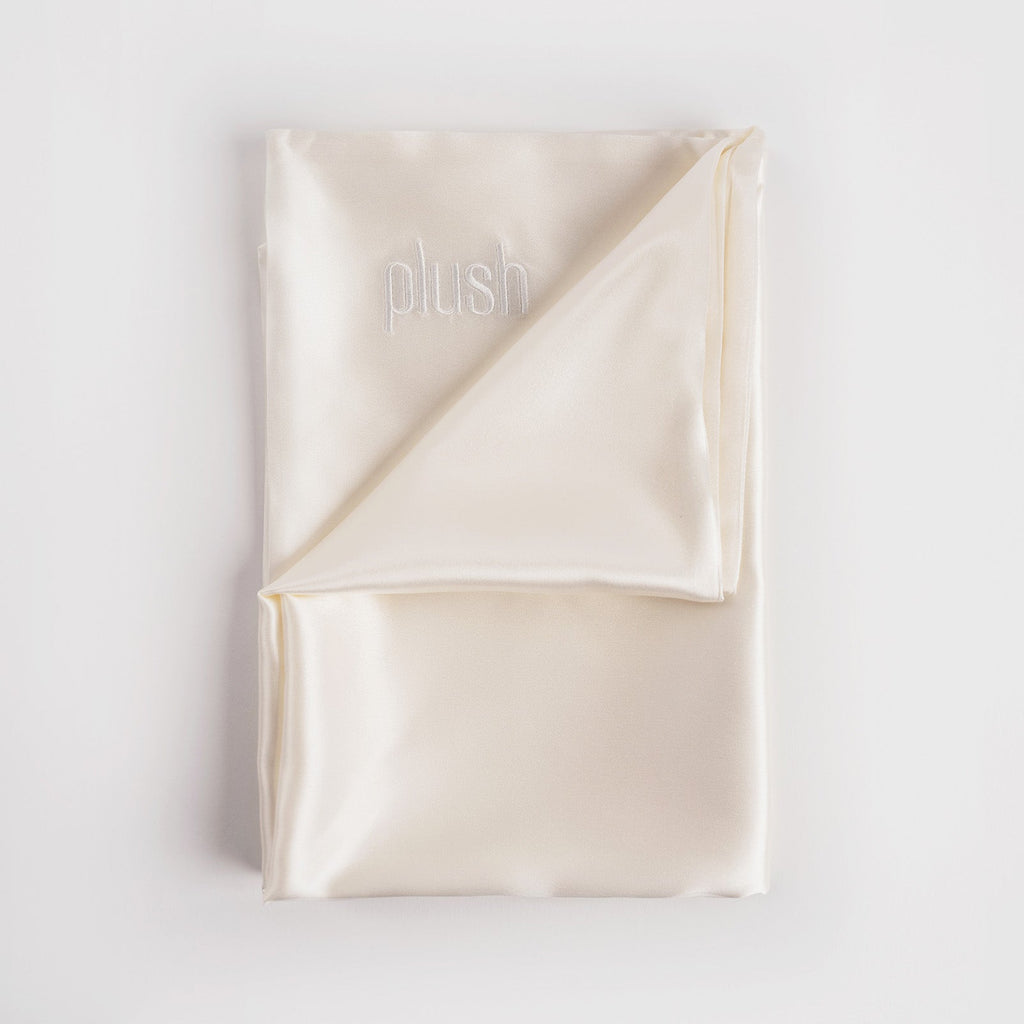 THE PLUSH SILK PILLOWCASES