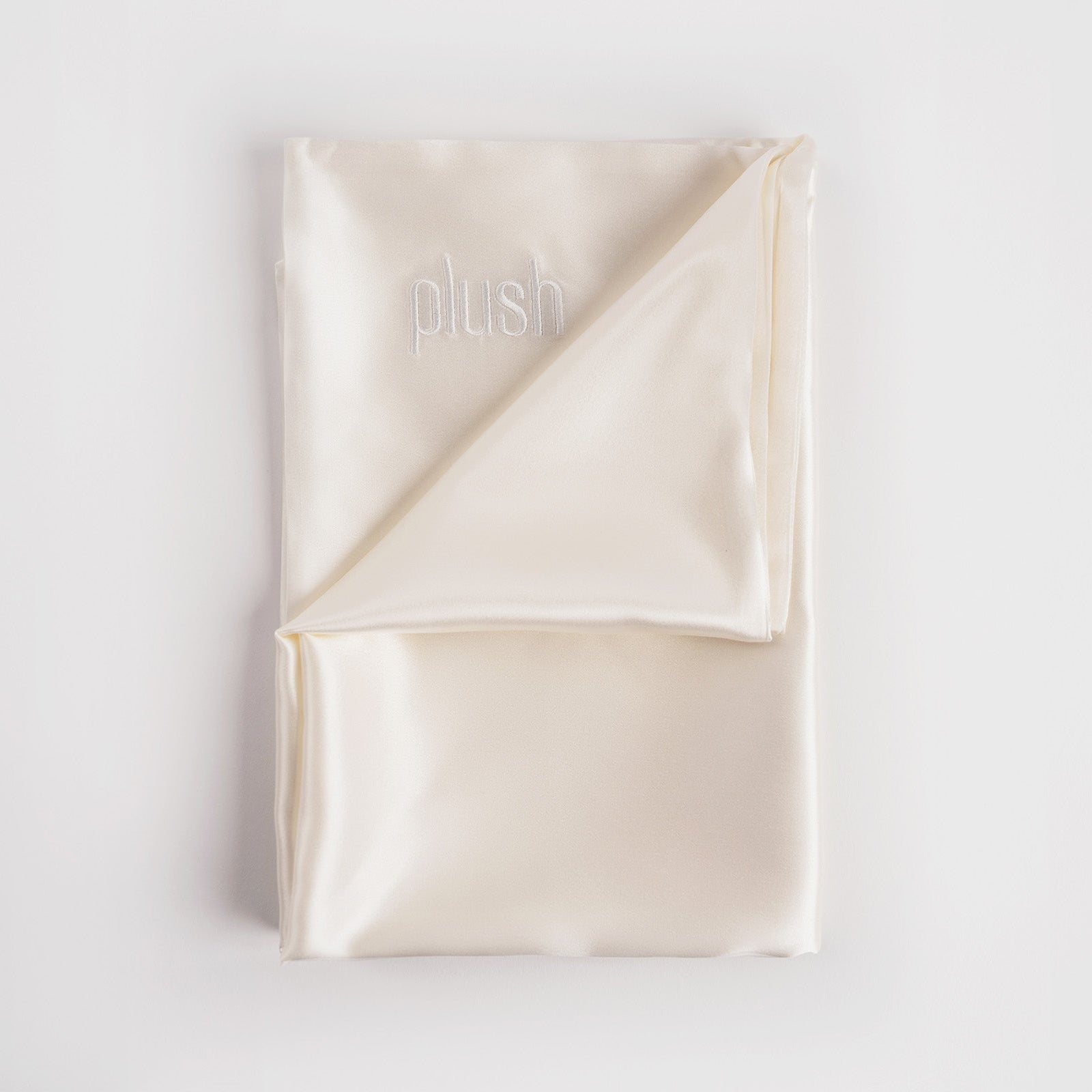 THE PLUSH SILK PILLOWCASES