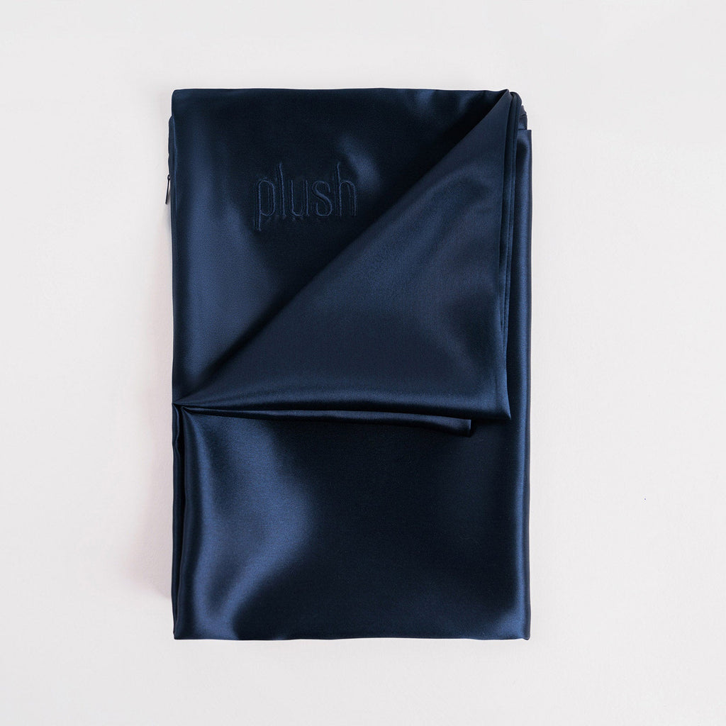 THE PLUSH SILK PILLOWCASES