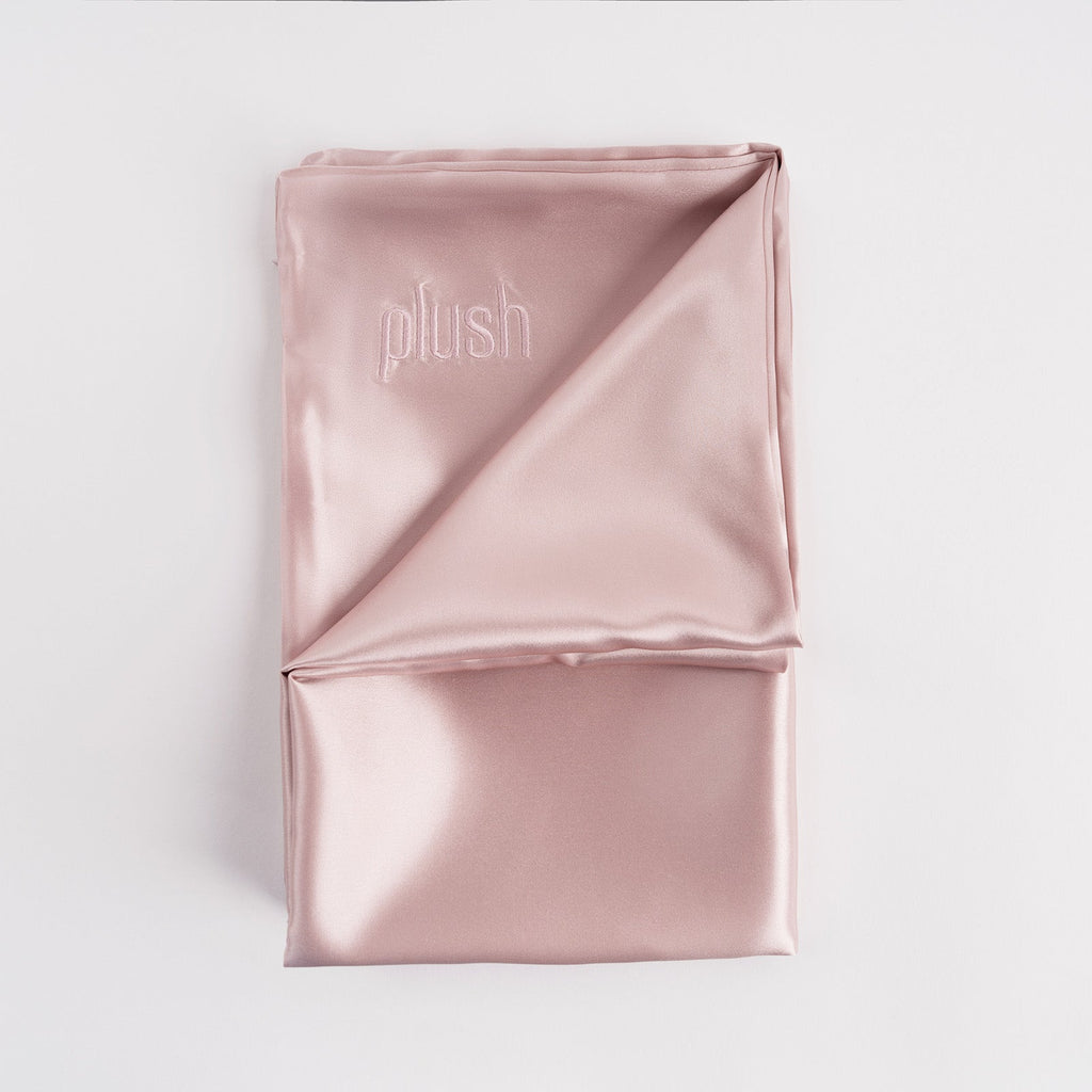 THE PLUSH SILK PILLOWCASES