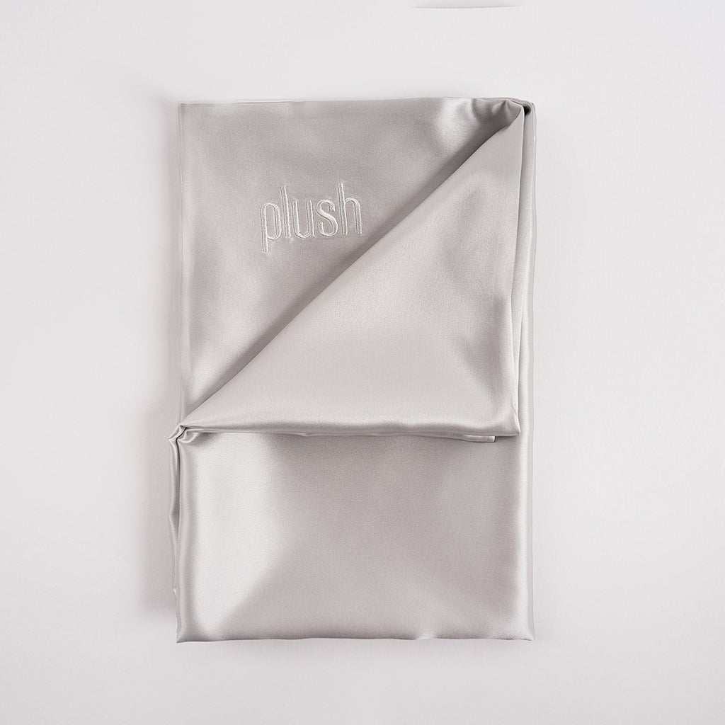 THE PLUSH SILK PILLOWCASES
