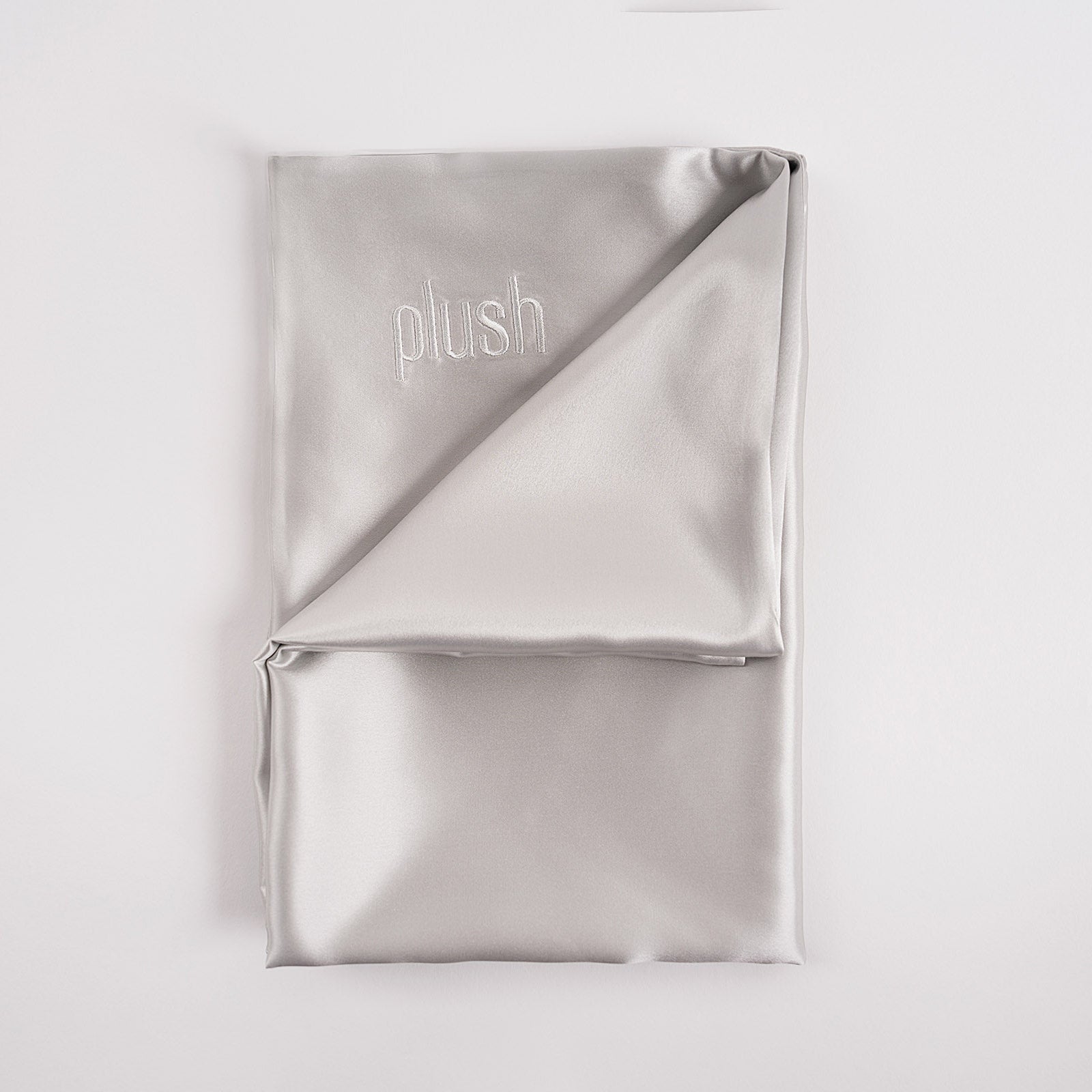 THE PLUSH SILK PILLOWCASES
